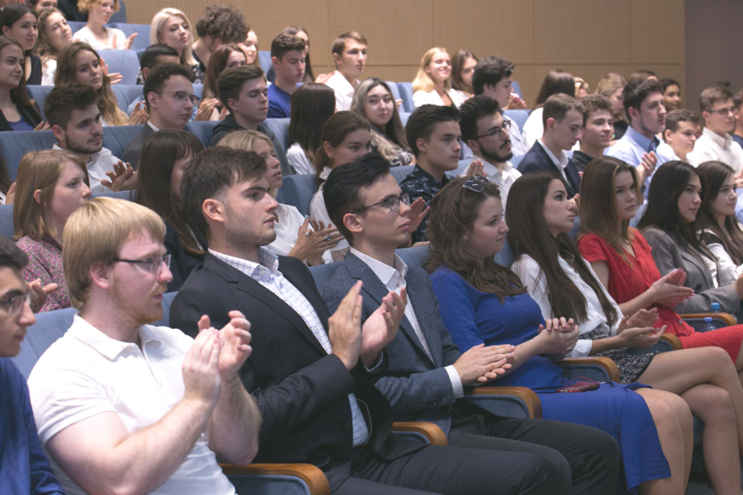 Welcome Ceremony Held for Second Year ICEF Students in UoL International Programme