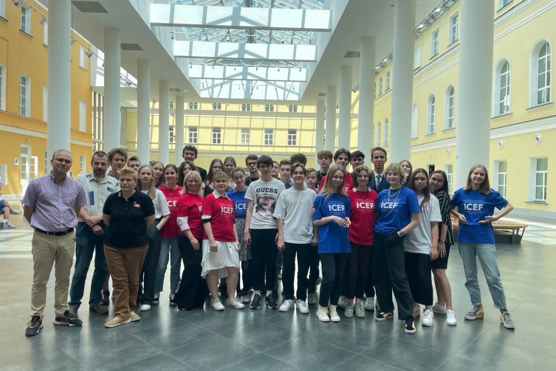 10 дней с МИЭФ: школьники Летово побывали студентами