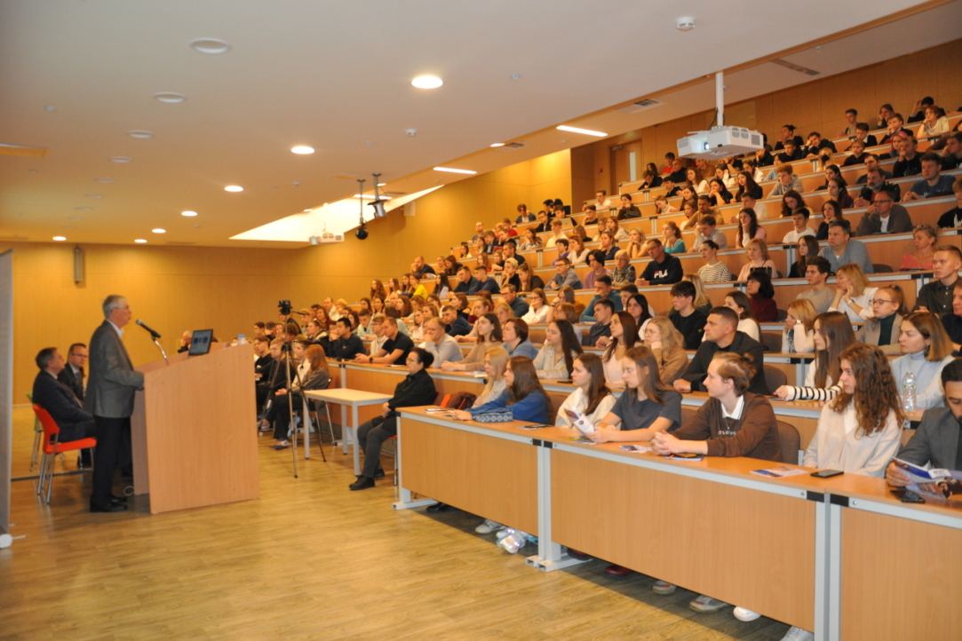 МИЭФ провел День открытых дверей бакалаврской программы