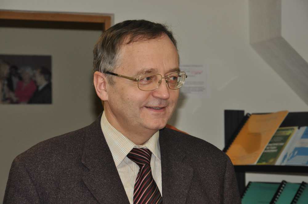  Oleg Zamkov