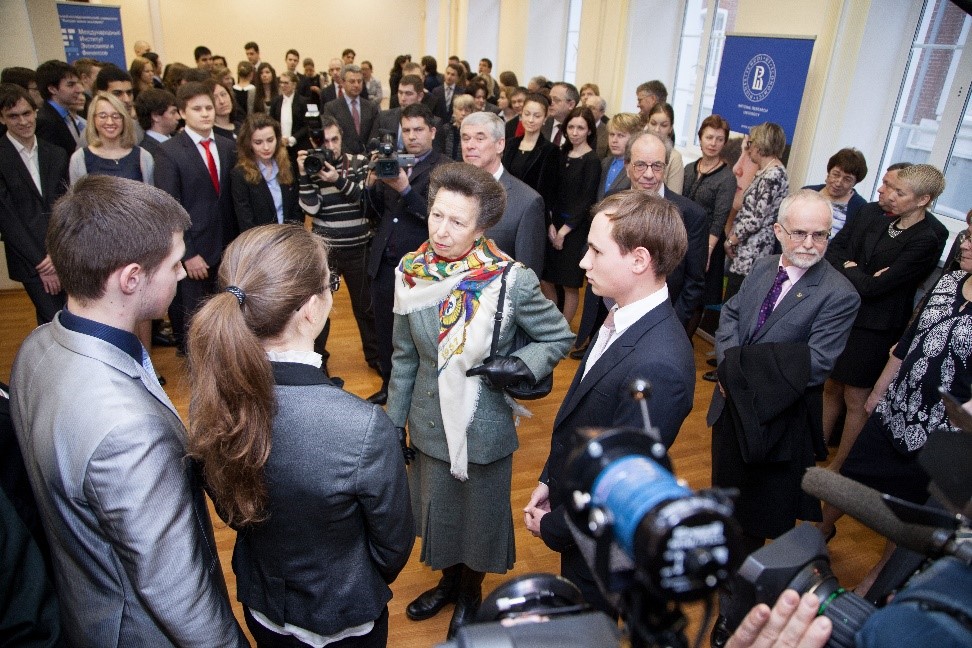 Признанием успехов института со стороны Лондонского университета (ЛУ) стал визит канцлера ЛУ, Принцессы Великобритании Анны в МИЭФ, Москва, 2014 год.
